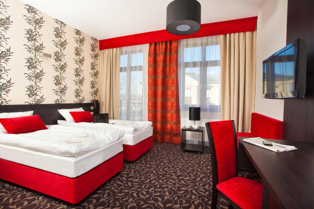 Cottonina Hotel & Mineral Spa Resort Swieradow-Zdroj Room photo